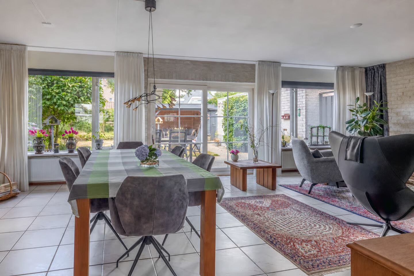 Vrijstaande woning te koop: Duivenveld 9, Emmen