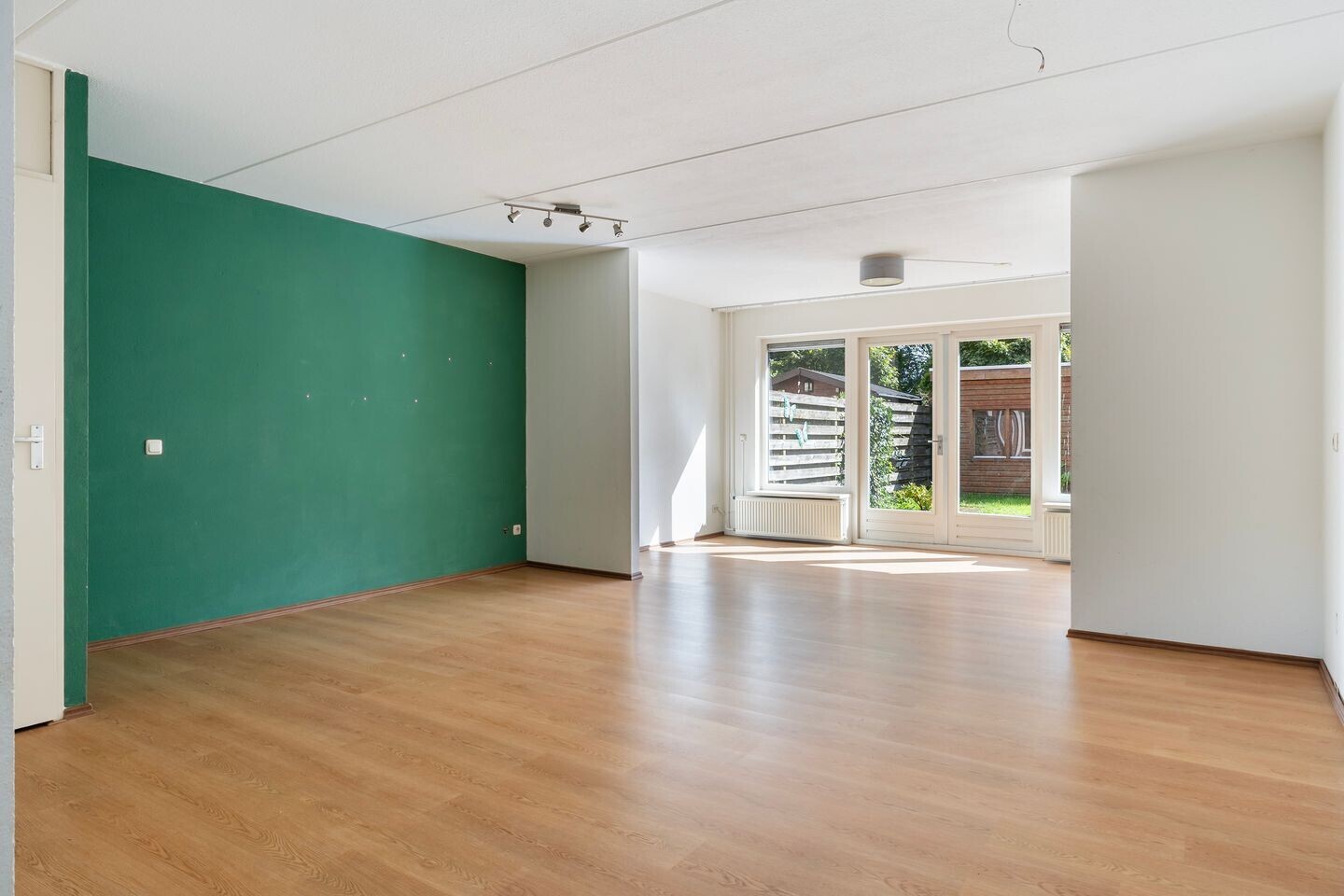 Tussenwoning te koop: Zwaluwenveld 99, Emmen
