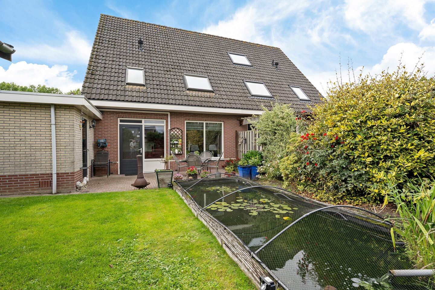 Twee-onder-één-kap te koop: Agaatdreef 3, Emmen