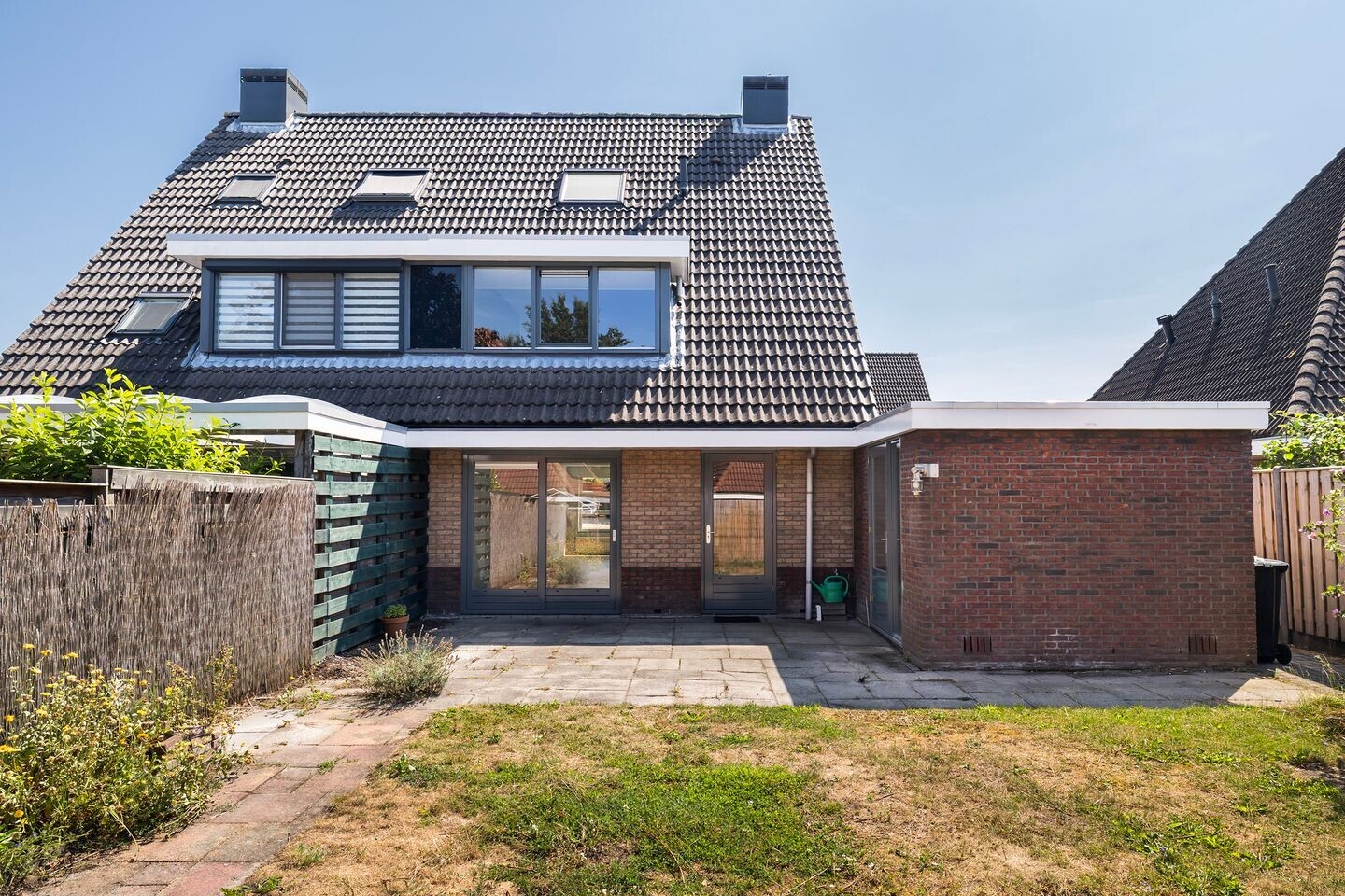 Twee-onder-één-kap te koop: Topaasdreef 37, Emmen