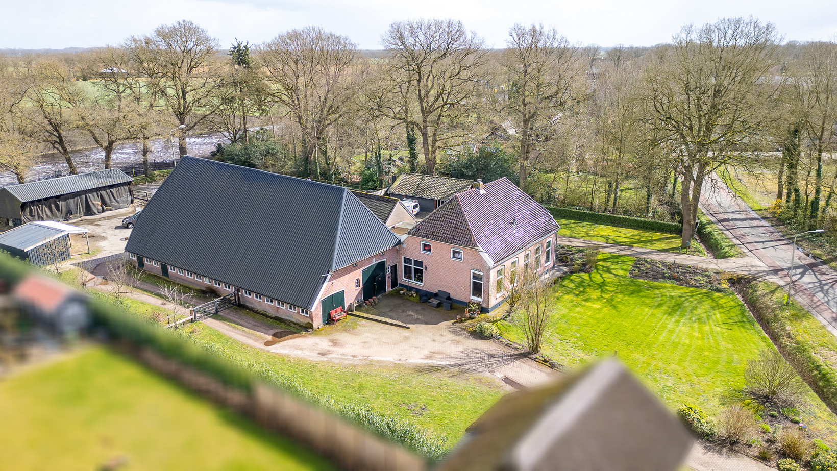 Twee-onder-één-kap te koop: Bennevelderstraat 18, Benneveld