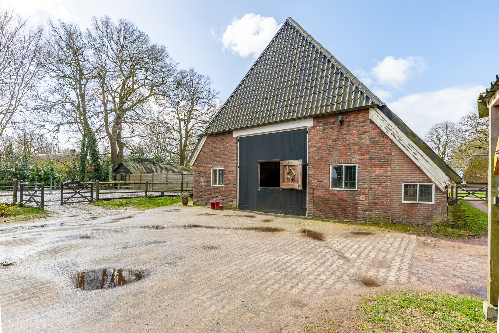 Twee-onder-één-kap te koop: Bennevelderstraat 18, Benneveld