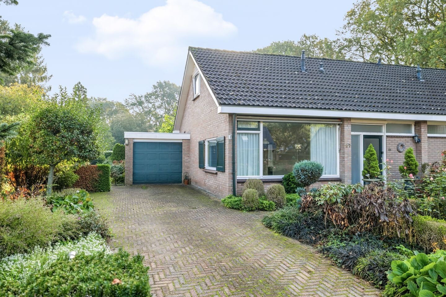 Twee-onder-één-kap te koop: Hofakkers 27, Oosterhesselen