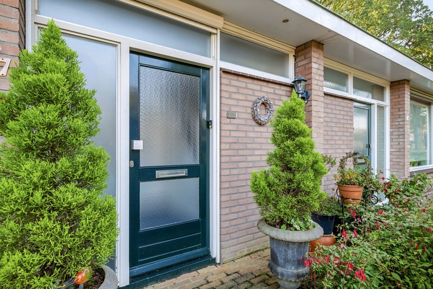 Twee-onder-één-kap te koop: Hofakkers 27, Oosterhesselen