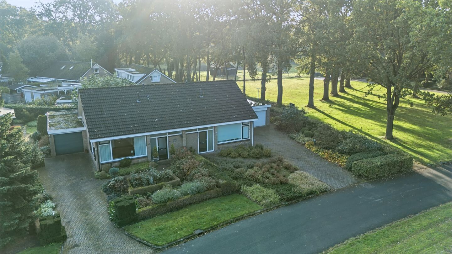 Twee-onder-één-kap te koop: Hofakkers 27, Oosterhesselen