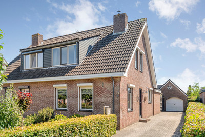 Posthoorn 8