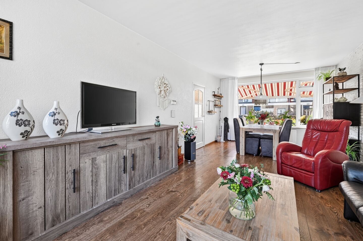 Tussenwoning te koop: De Wieken 13, Klazienaveen