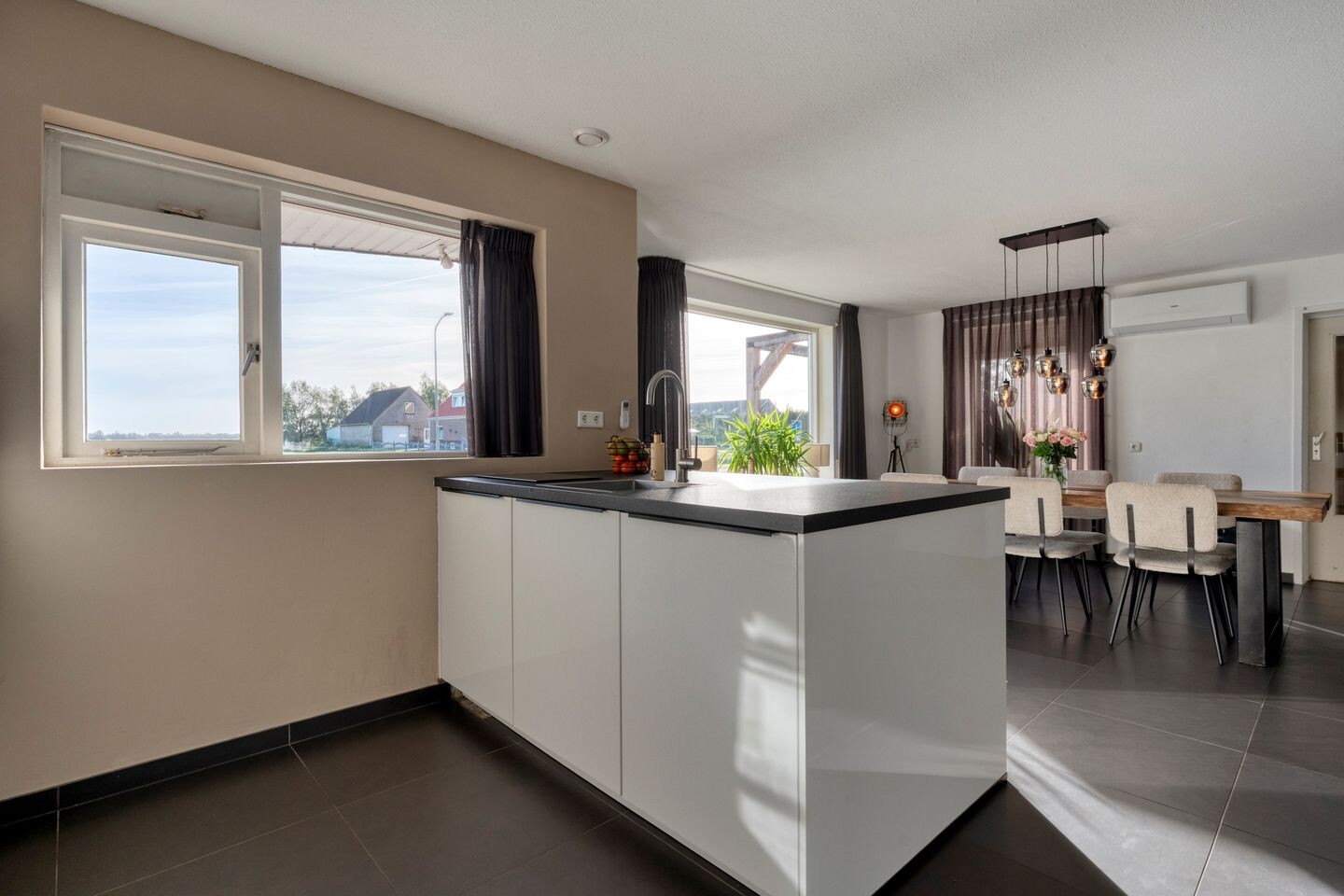 Tussenwoning te koop: Kamerlingswijk WZ 135, Zwartemeer