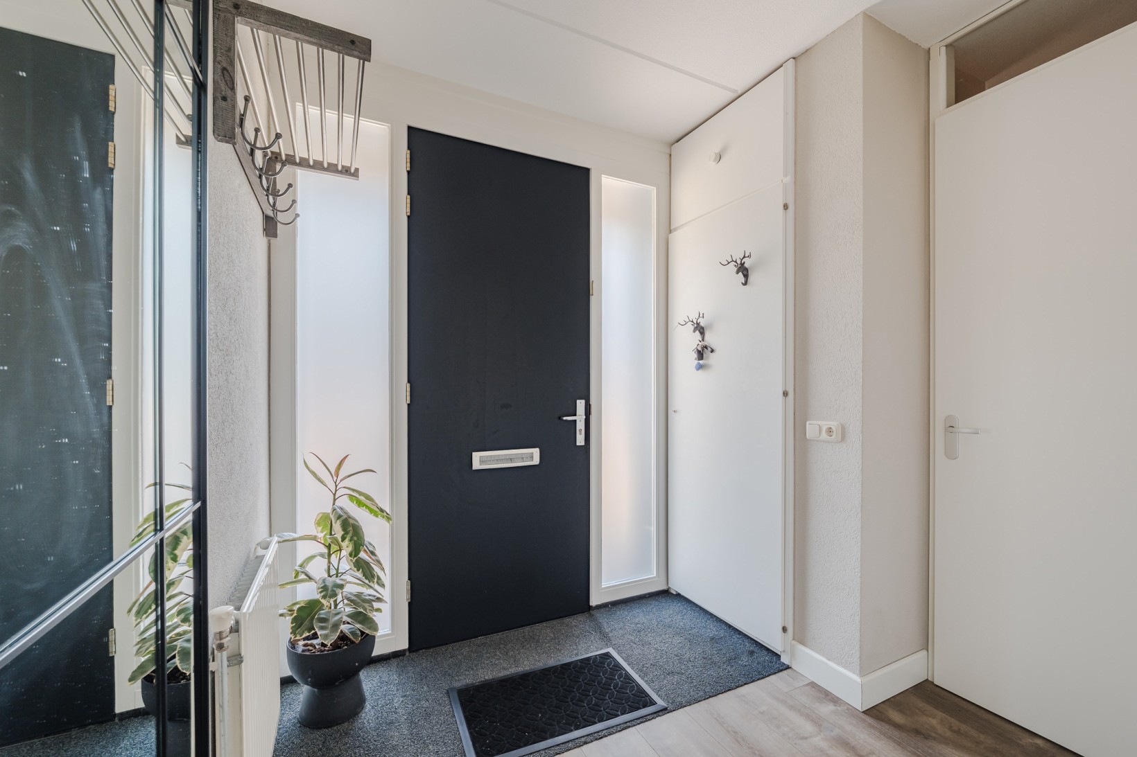 Tussenwoning te koop: Meteorenlaan 28, Hoogeveen