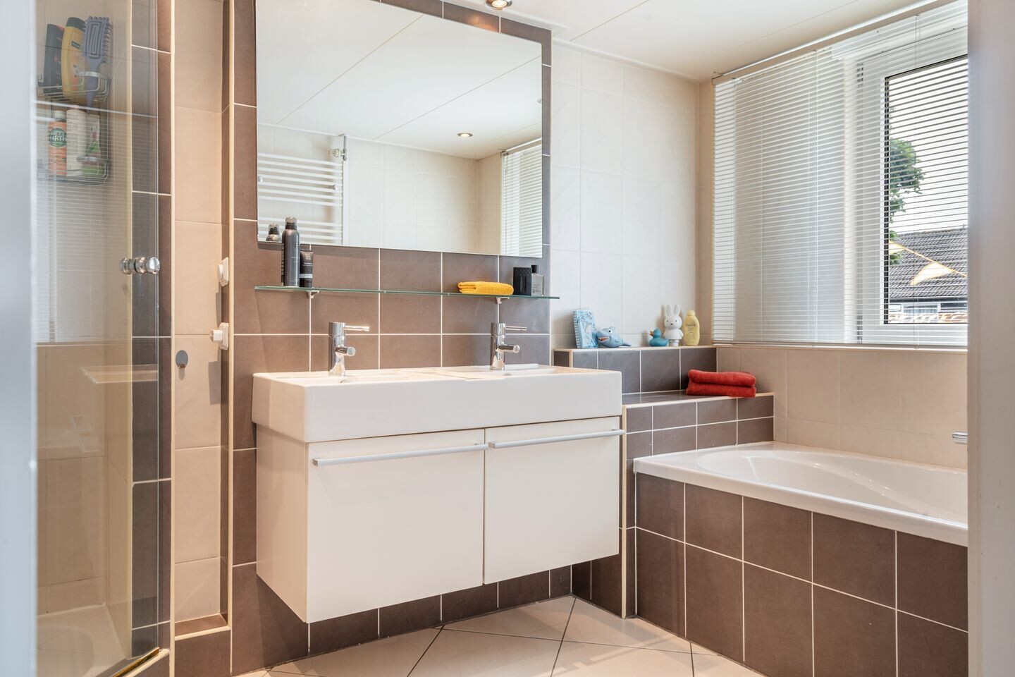 Tussenwoning te koop: Zuiderkruis 16, Hoogeveen