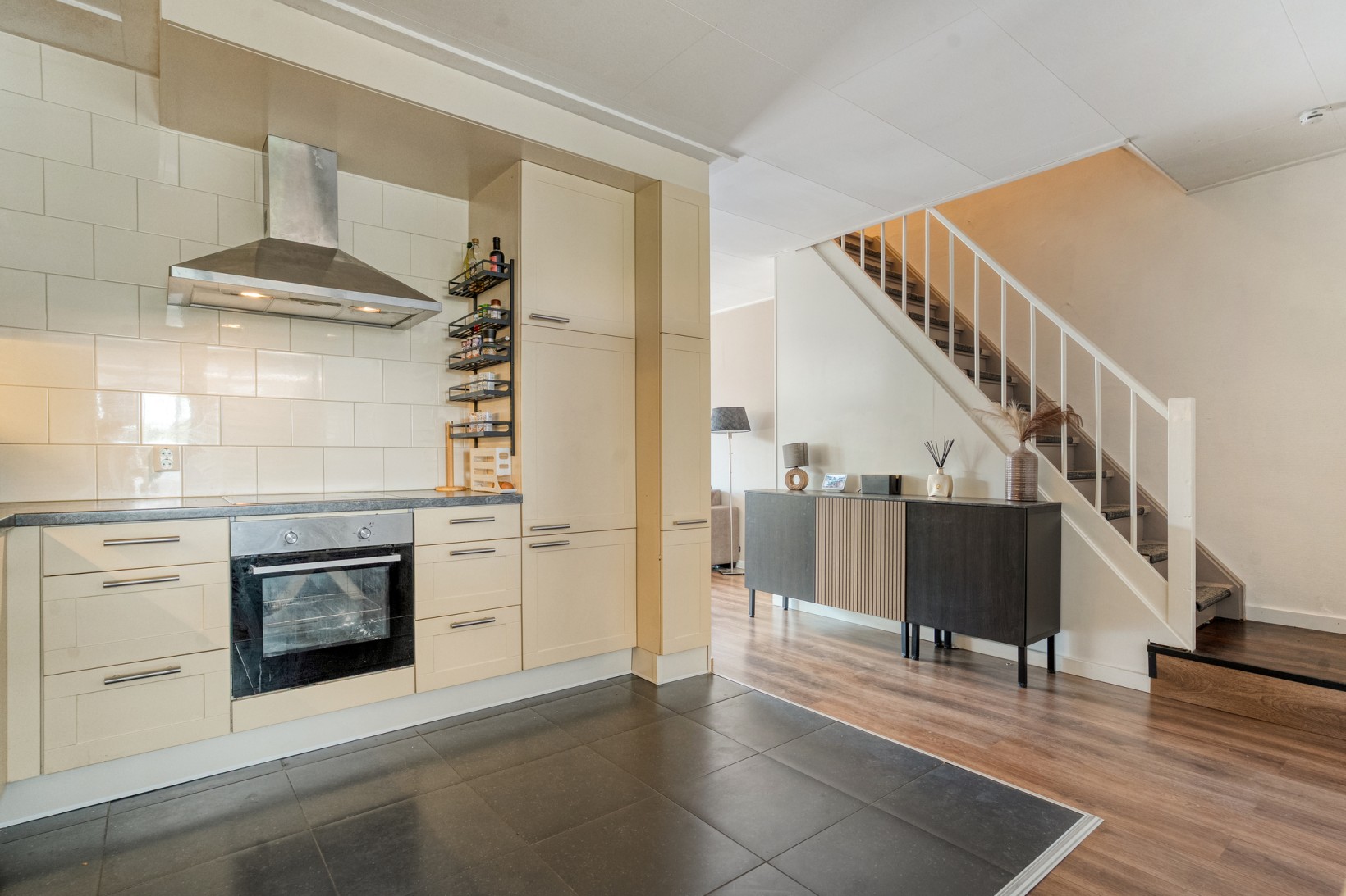 Tussenwoning te koop: Tapuitlaan 9, Hoogeveen