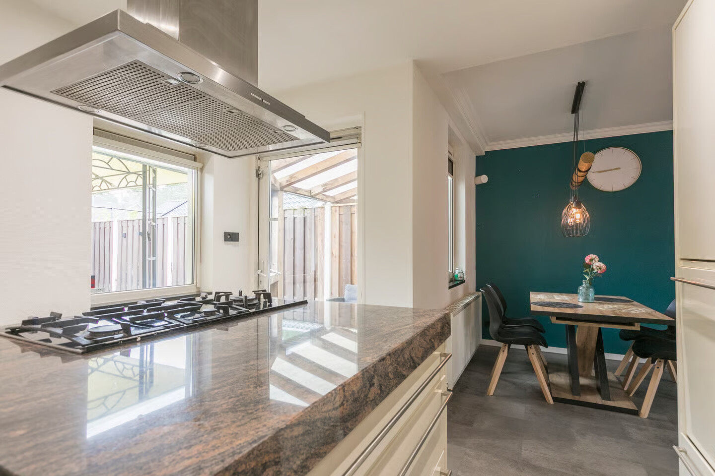 Tussenwoning te koop: J van der Veenstraat 47, Hoogeveen