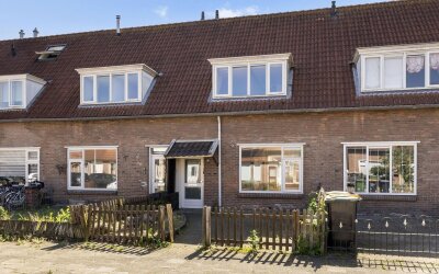 J van der Veenstraat 34