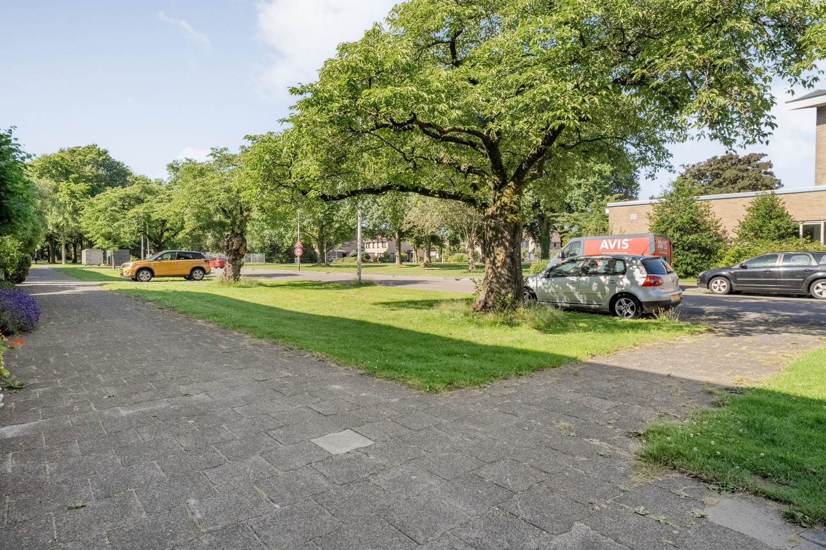 Tussenwoning te koop: Middenweg 69, Hoogeveen