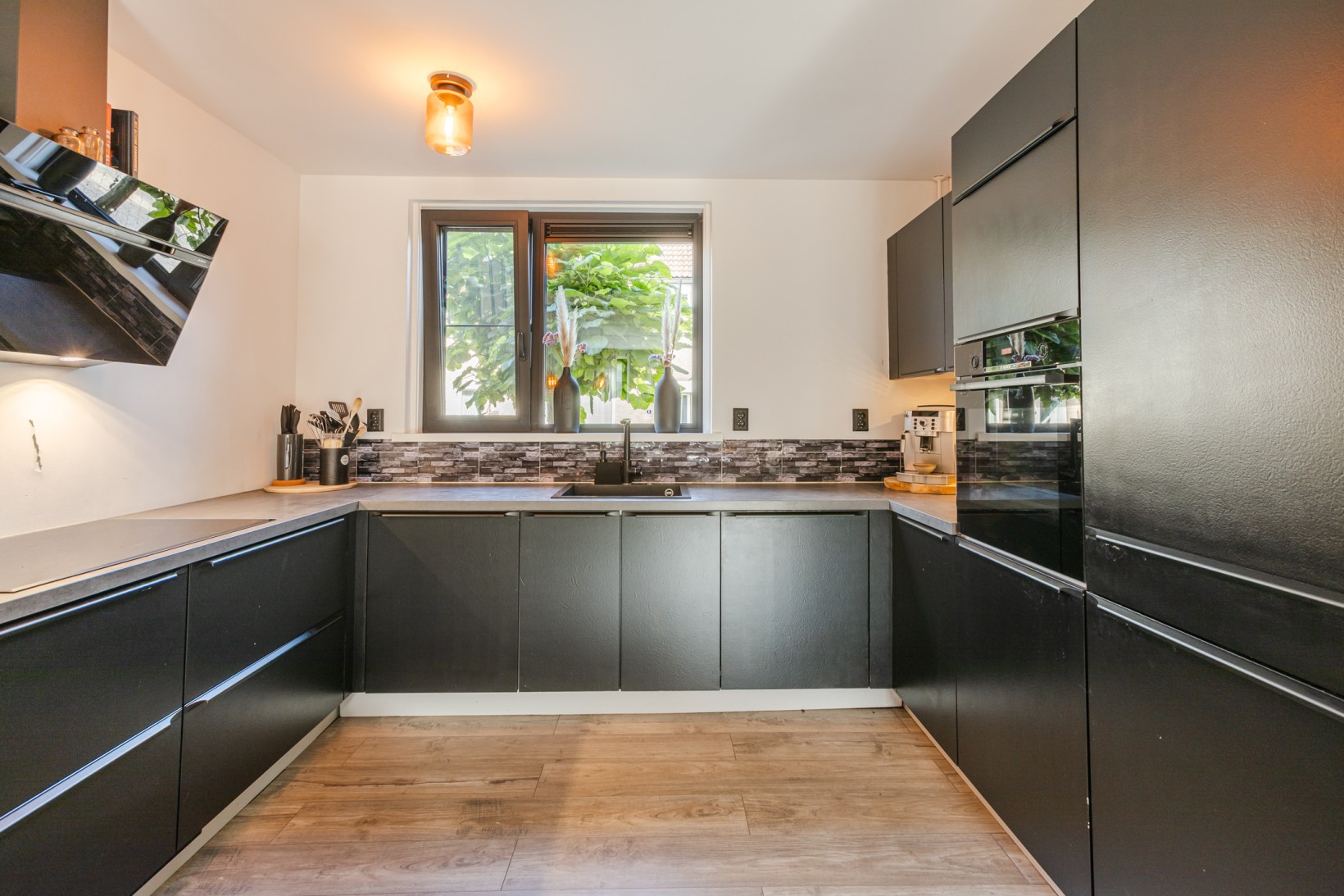 Hoekwoning te koop: De Praam 18, Hoogeveen