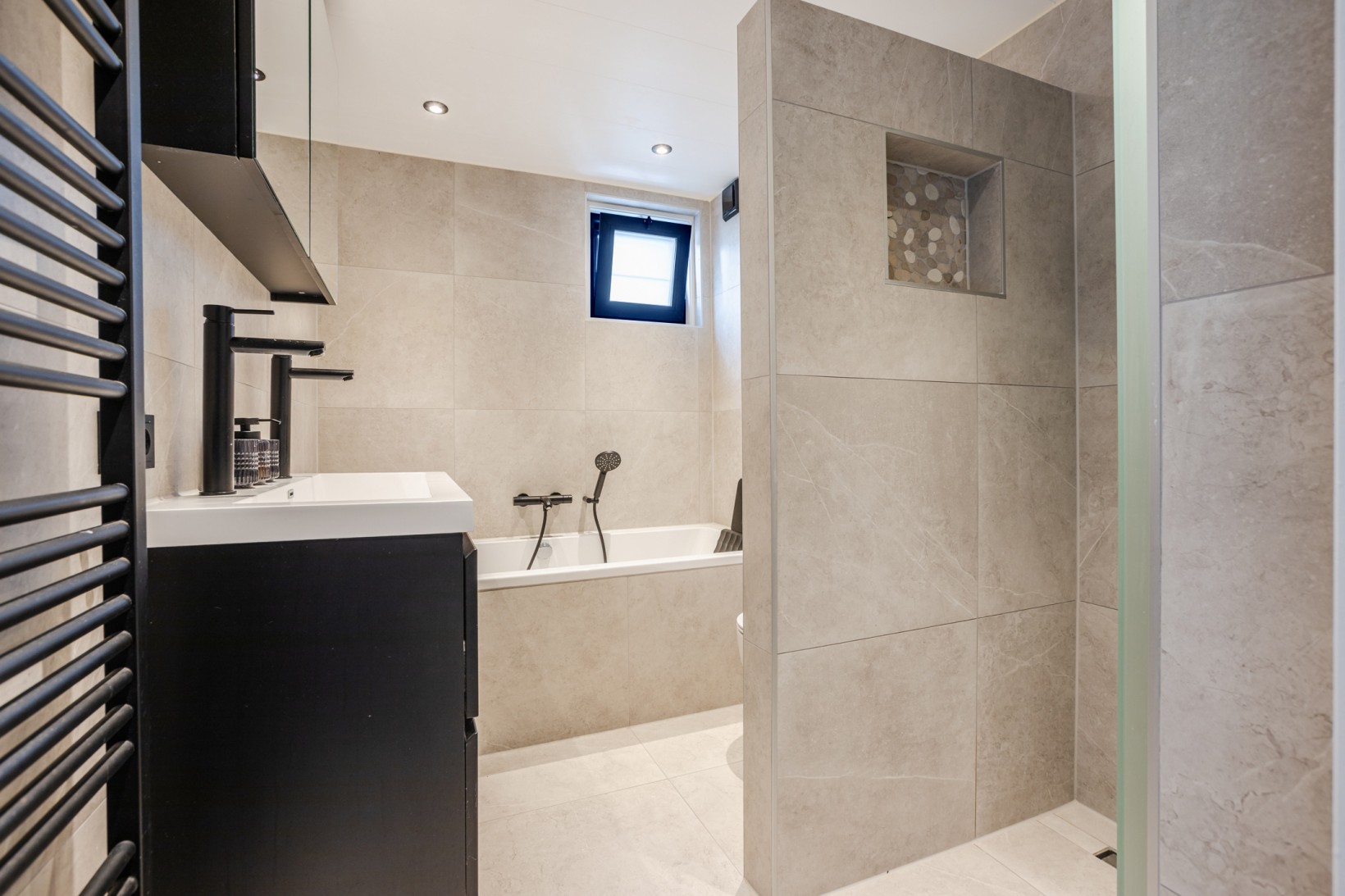 Hoekwoning te koop: De Praam 18, Hoogeveen
