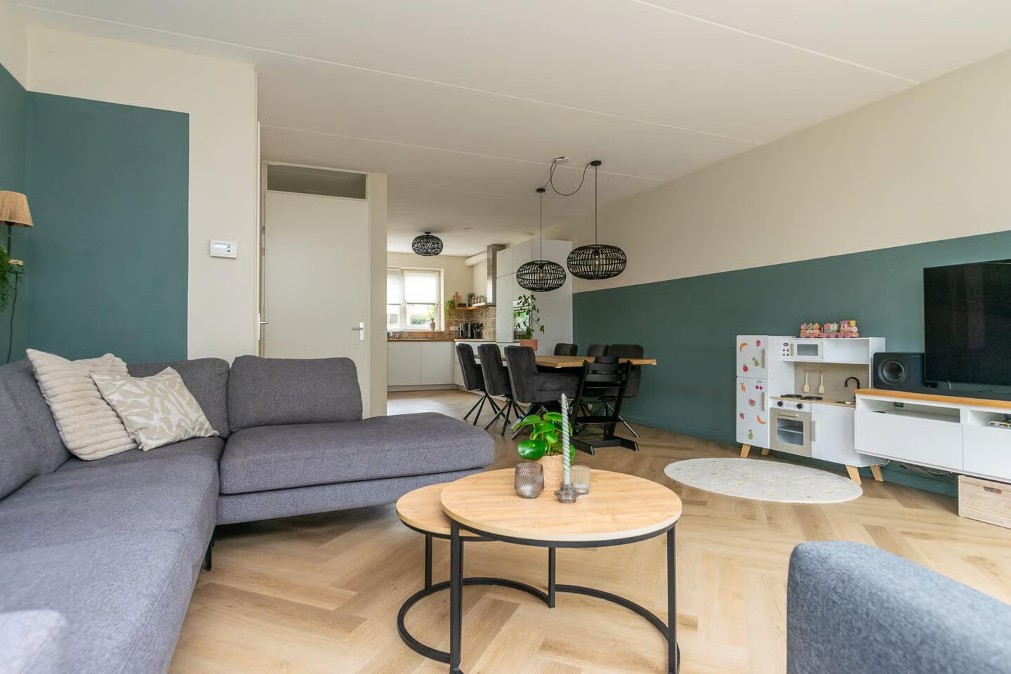 Tussenwoning te koop: Schweitzerstraat 50, Hoogeveen