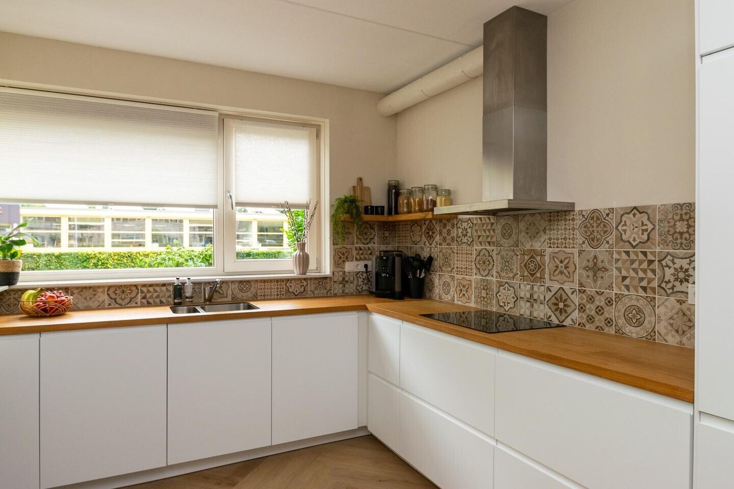 Tussenwoning te koop: Schweitzerstraat 50, Hoogeveen