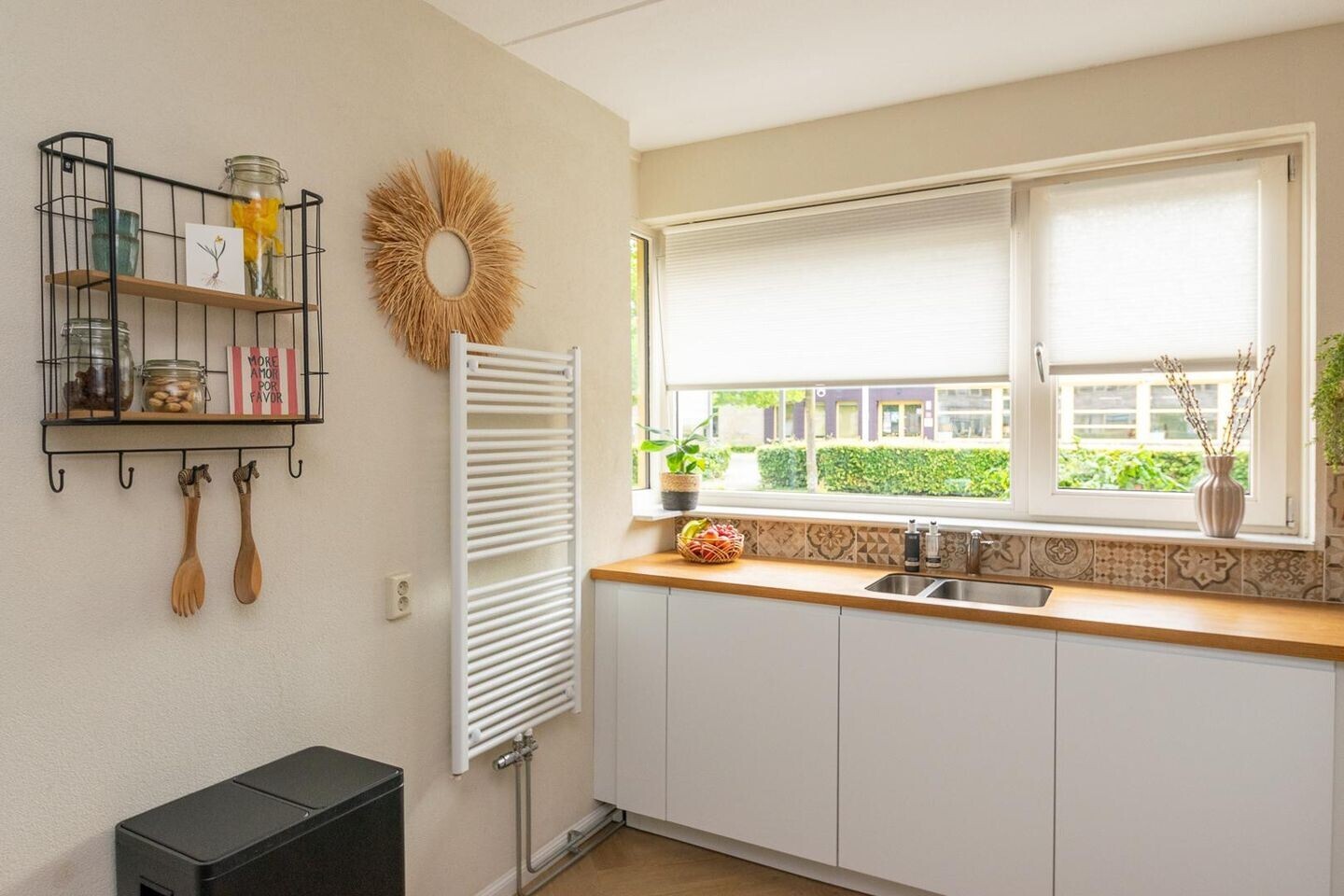 Tussenwoning te koop: Schweitzerstraat 50, Hoogeveen