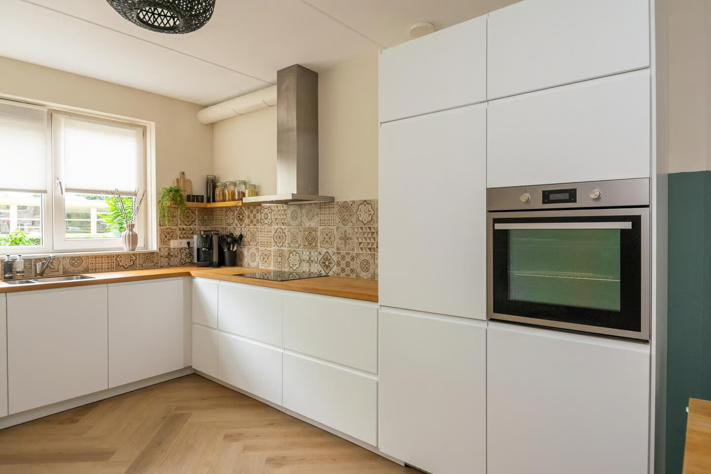 Tussenwoning te koop: Schweitzerstraat 50, Hoogeveen