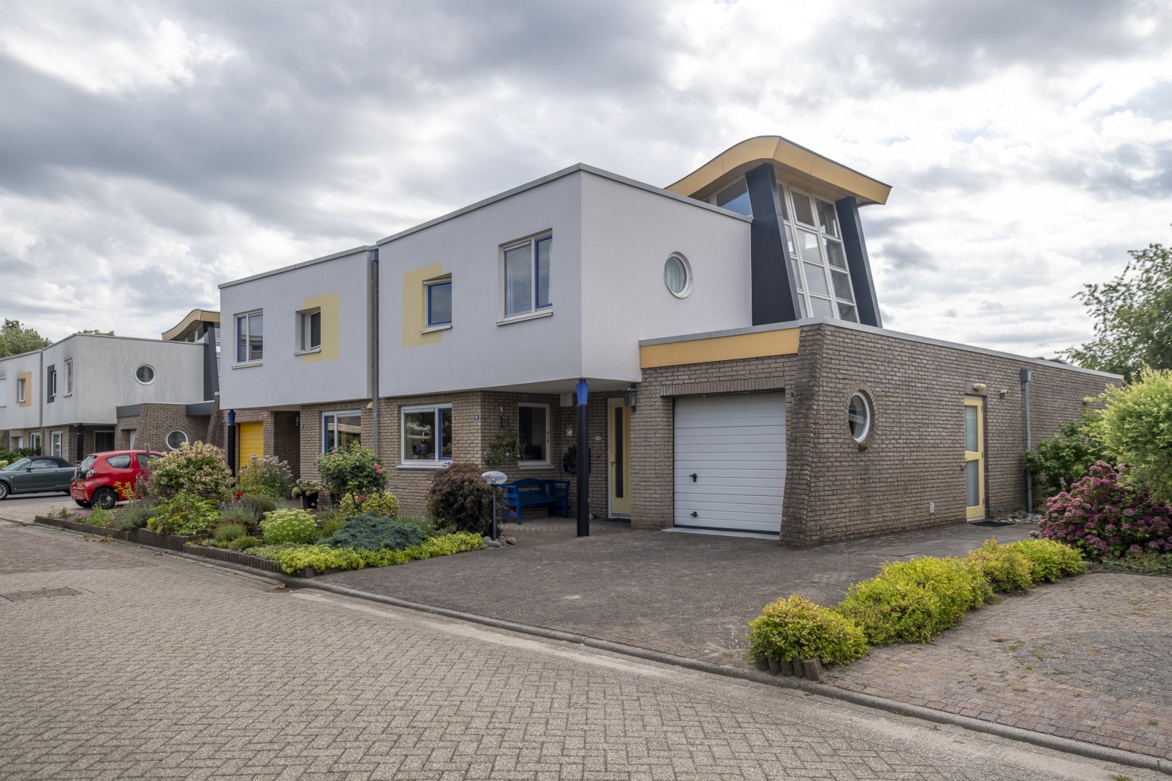 Twee-onder-één-kap te koop: Weegbree 19, Hoogeveen