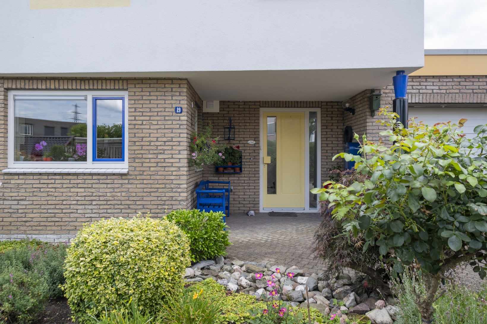 Twee-onder-één-kap te koop: Weegbree 19, Hoogeveen