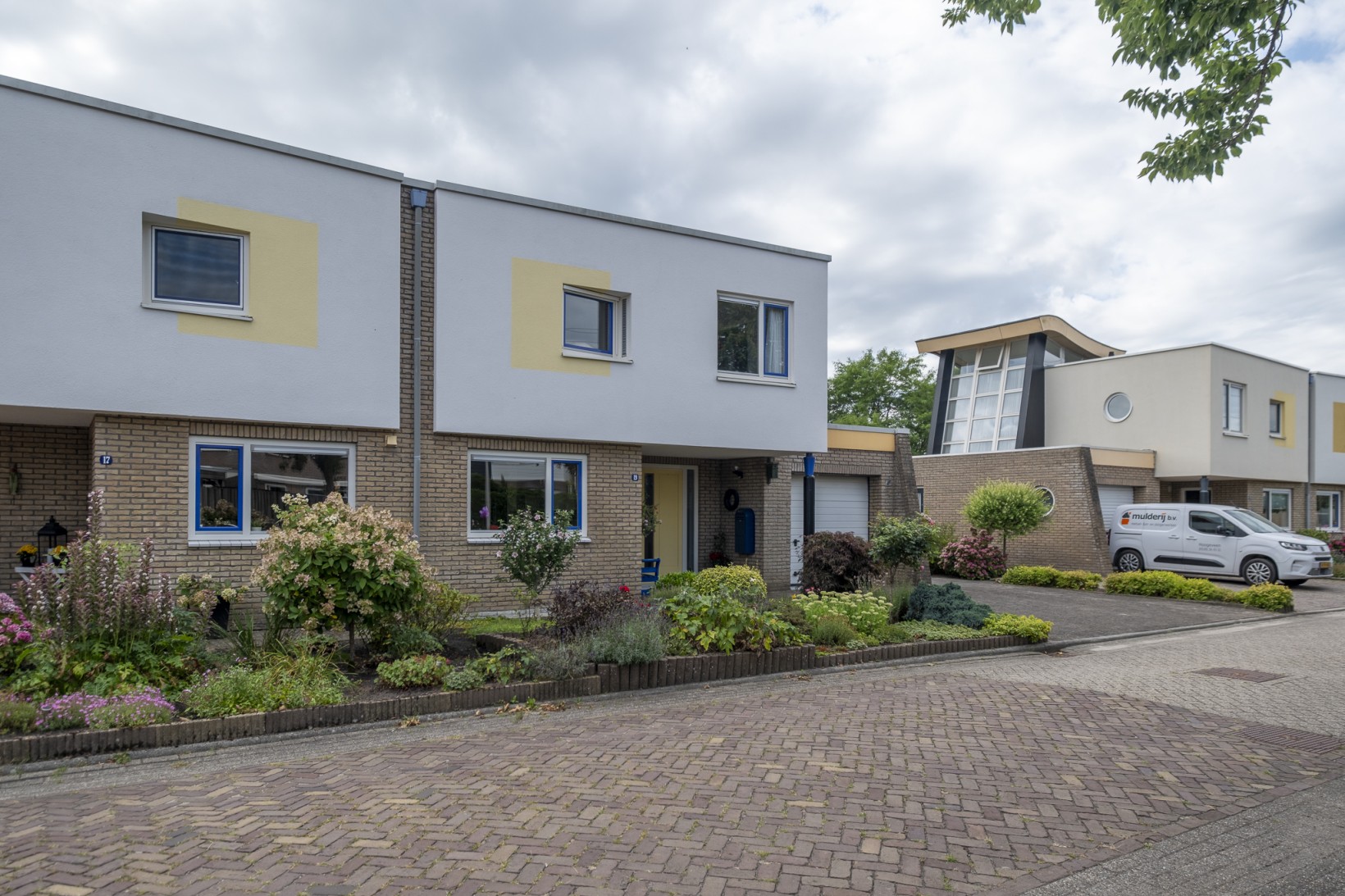 Twee-onder-één-kap te koop: Weegbree 19, Hoogeveen