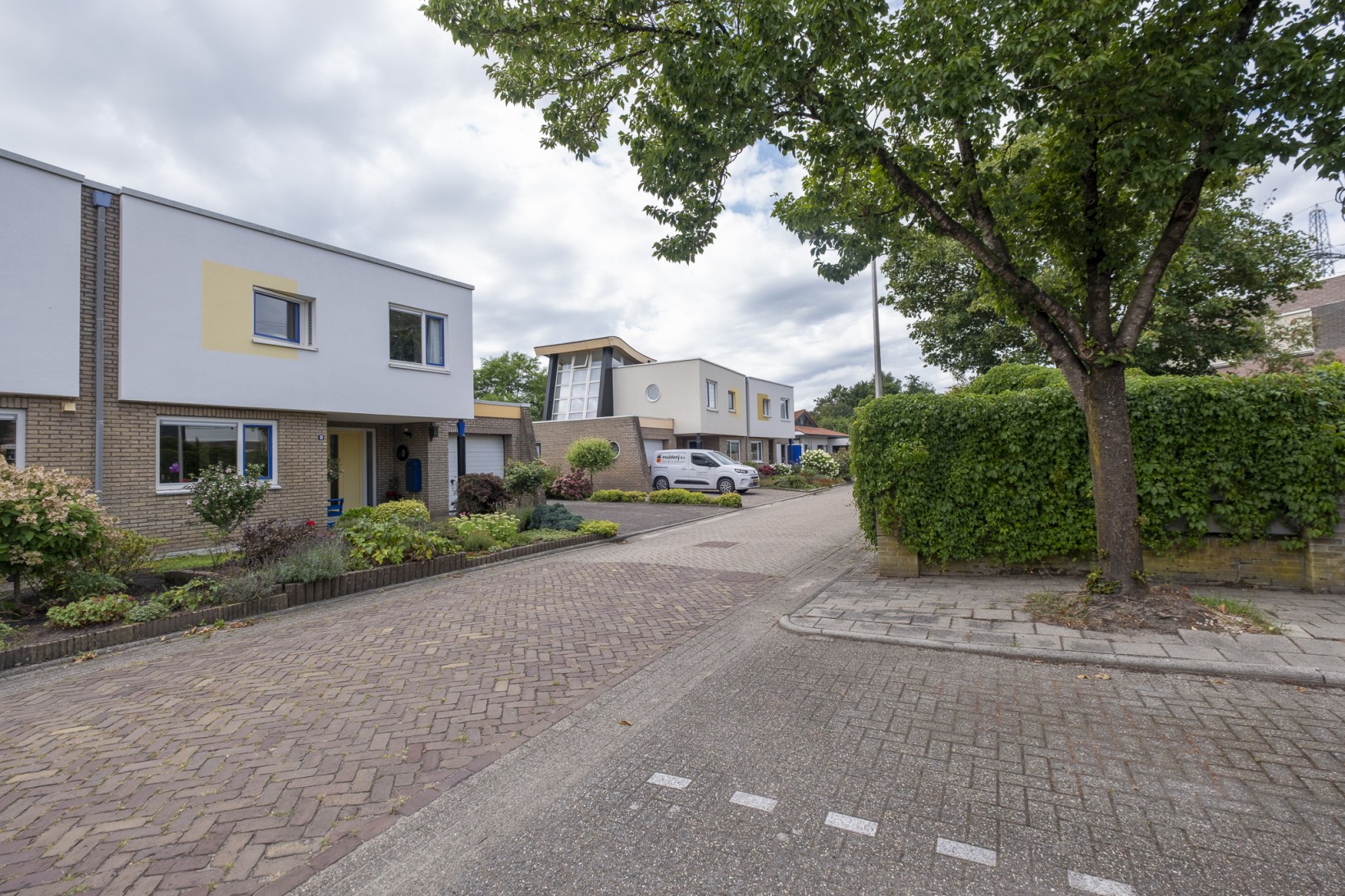 Twee-onder-één-kap te koop: Weegbree 19, Hoogeveen