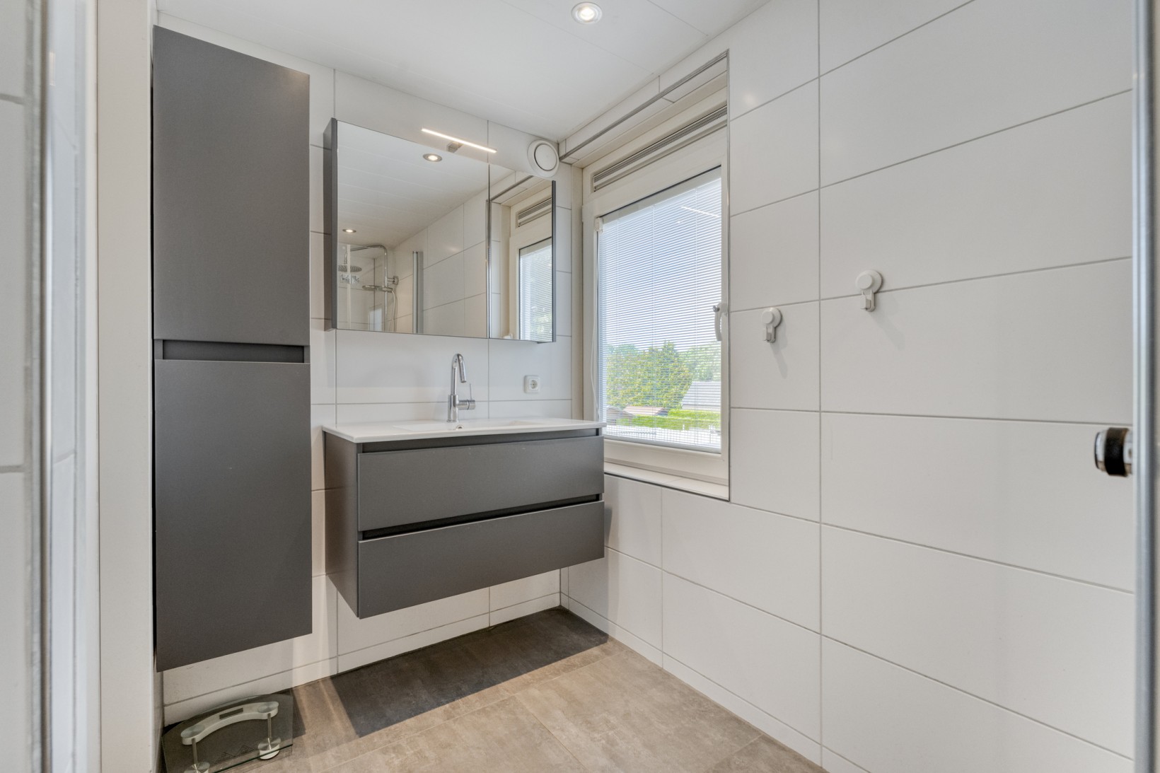 Twee-onder-één-kap te koop: Lindenlaan 20, Geesbrug