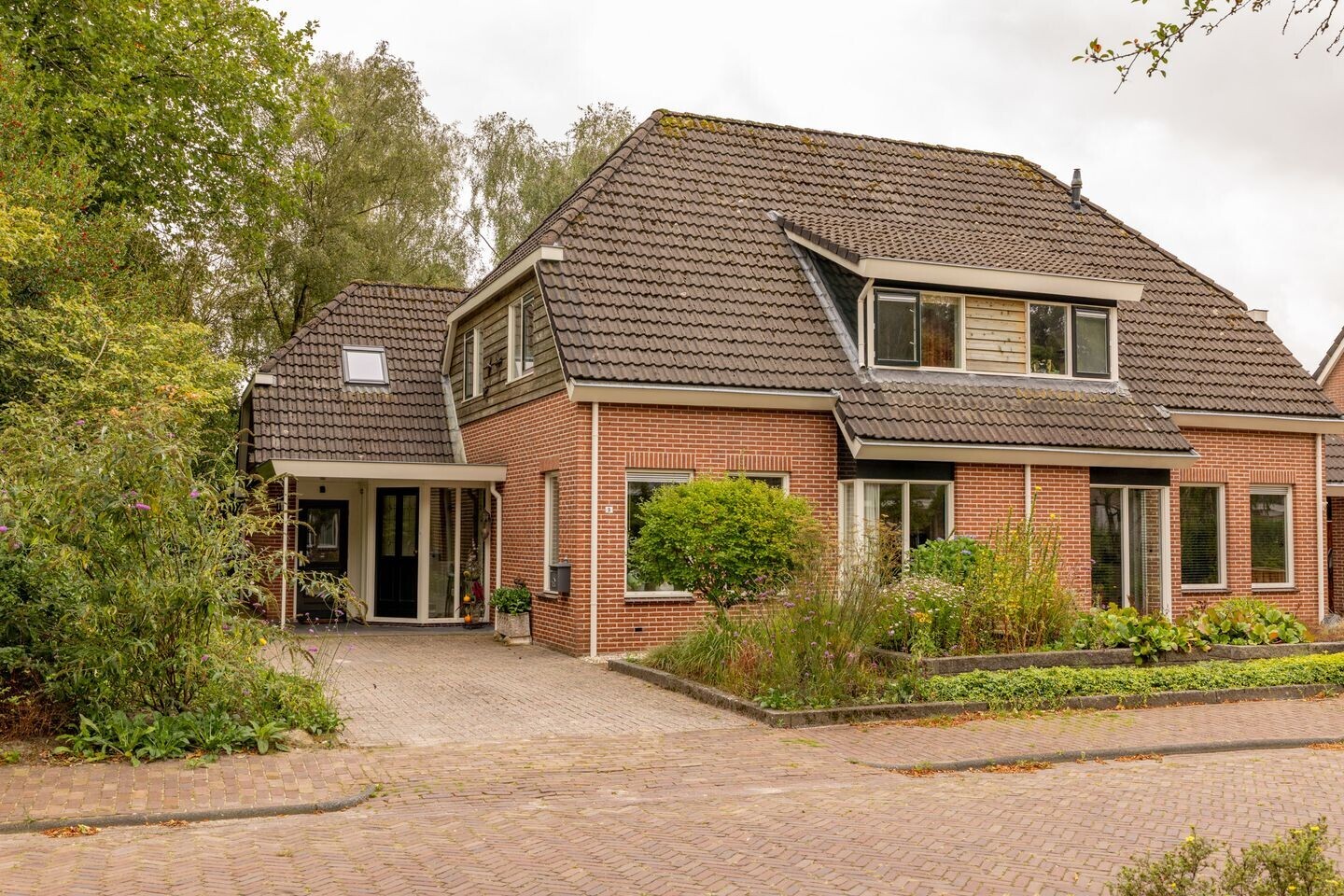 Twee-onder-één-kap te koop: Dingspel 9, Zuidwolde