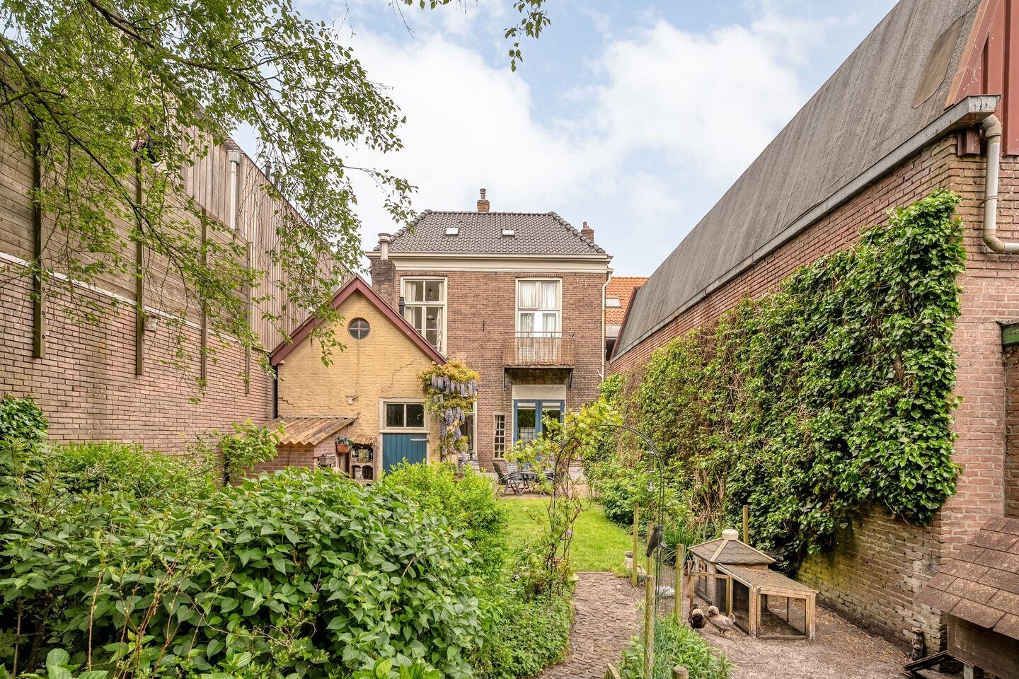 Hoekwoning te koop: Heerengracht 2, Meppel