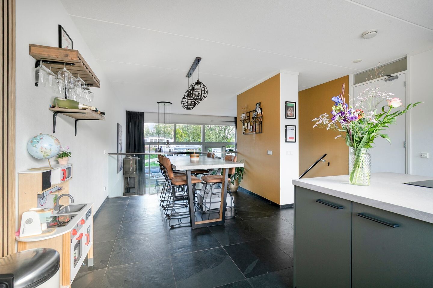 Tussenwoning te koop: Wibautstraat 8, Meppel