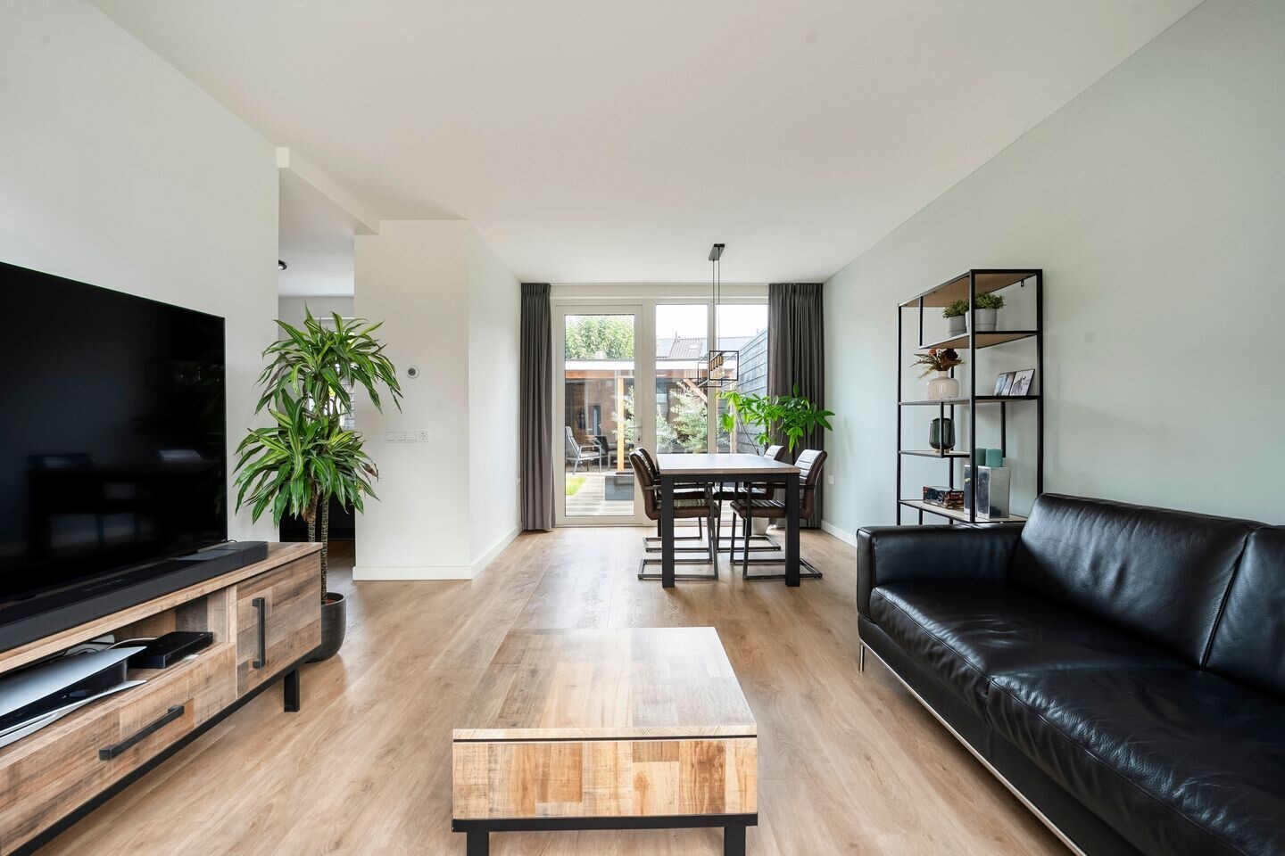 Hoekwoning te koop: Heinsiusstraat 144, Meppel