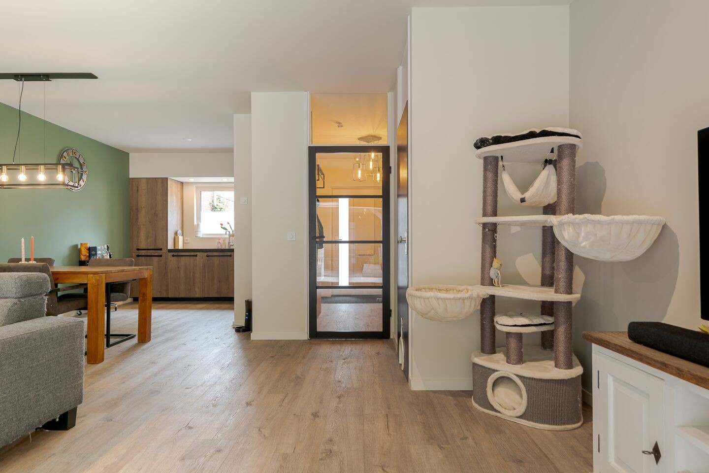 Tussenwoning te koop: St. Pietersland 26, Meppel