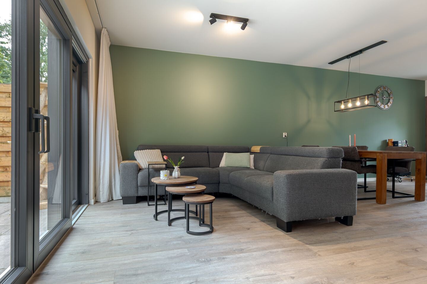 Tussenwoning te koop: St. Pietersland 26, Meppel