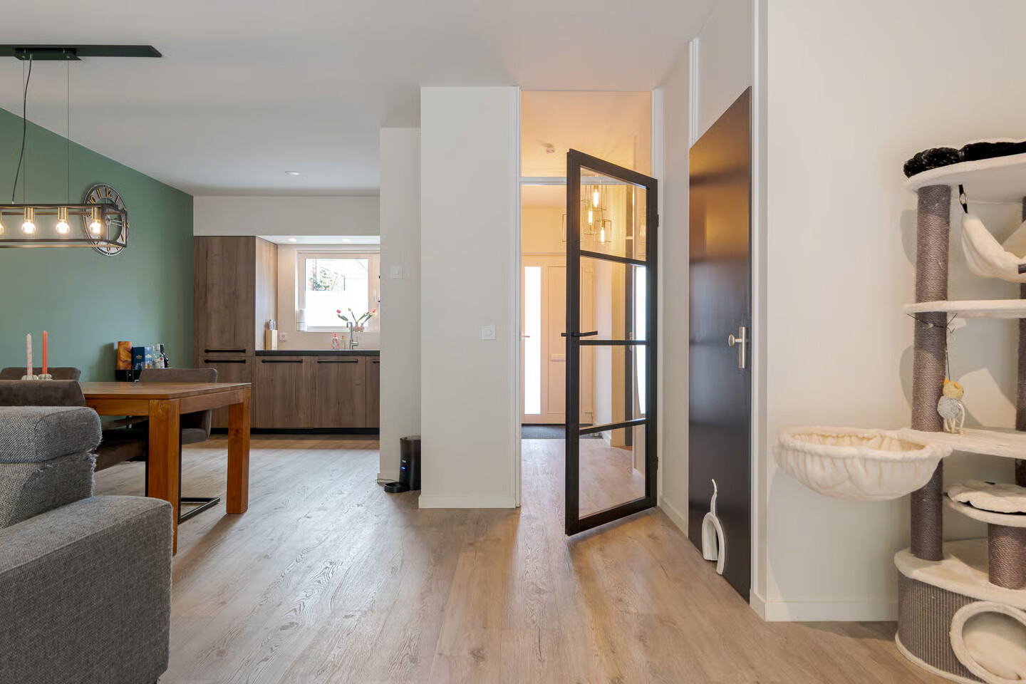 Tussenwoning te koop: St. Pietersland 26, Meppel