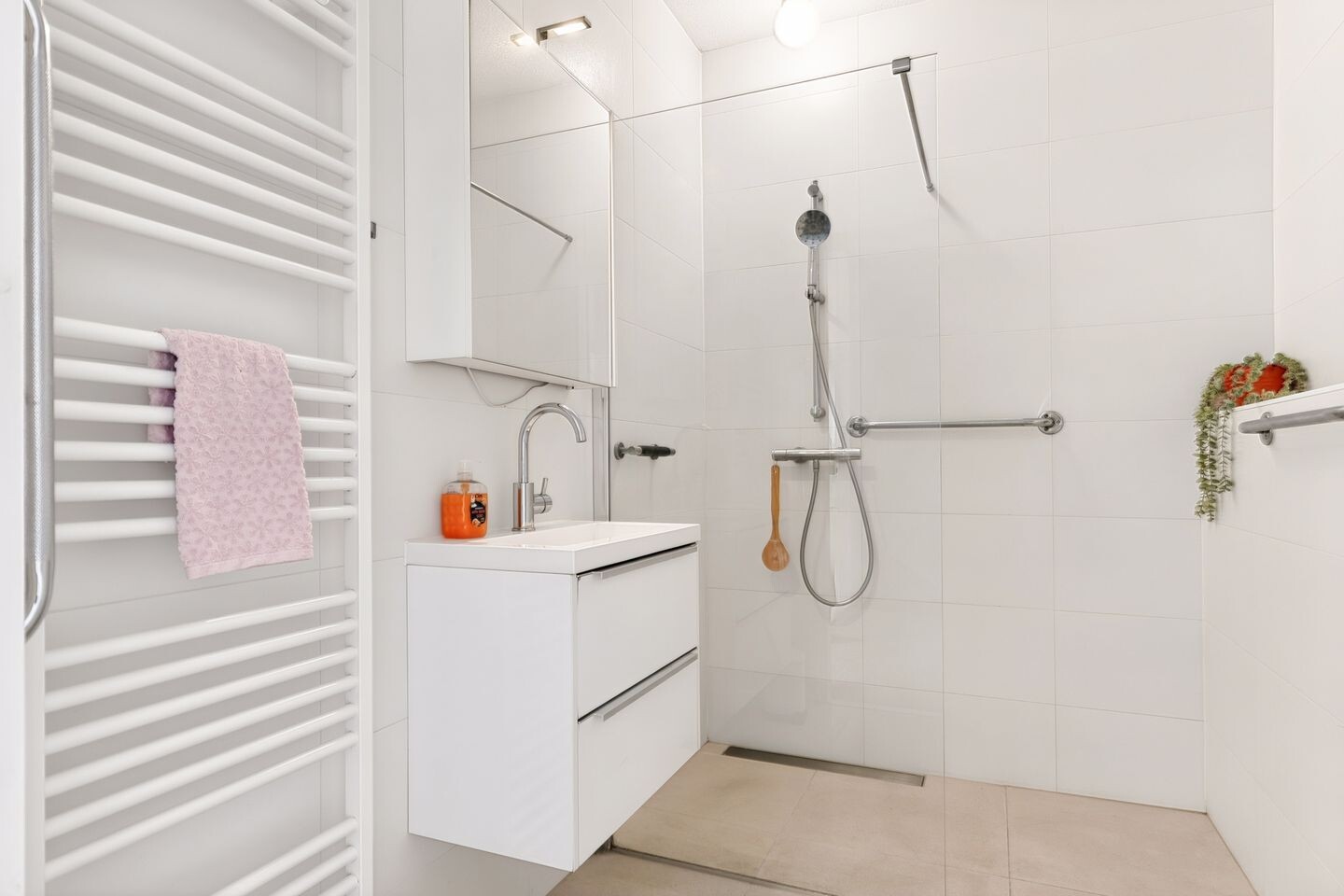 Tussenwoning te koop: Jan Vermeerstraat 35, Meppel