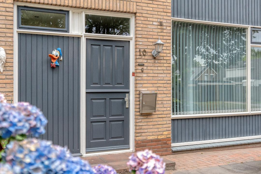 Twee-onder-één-kap te koop: Dr. van den Bergstraat 10, Nijeveen