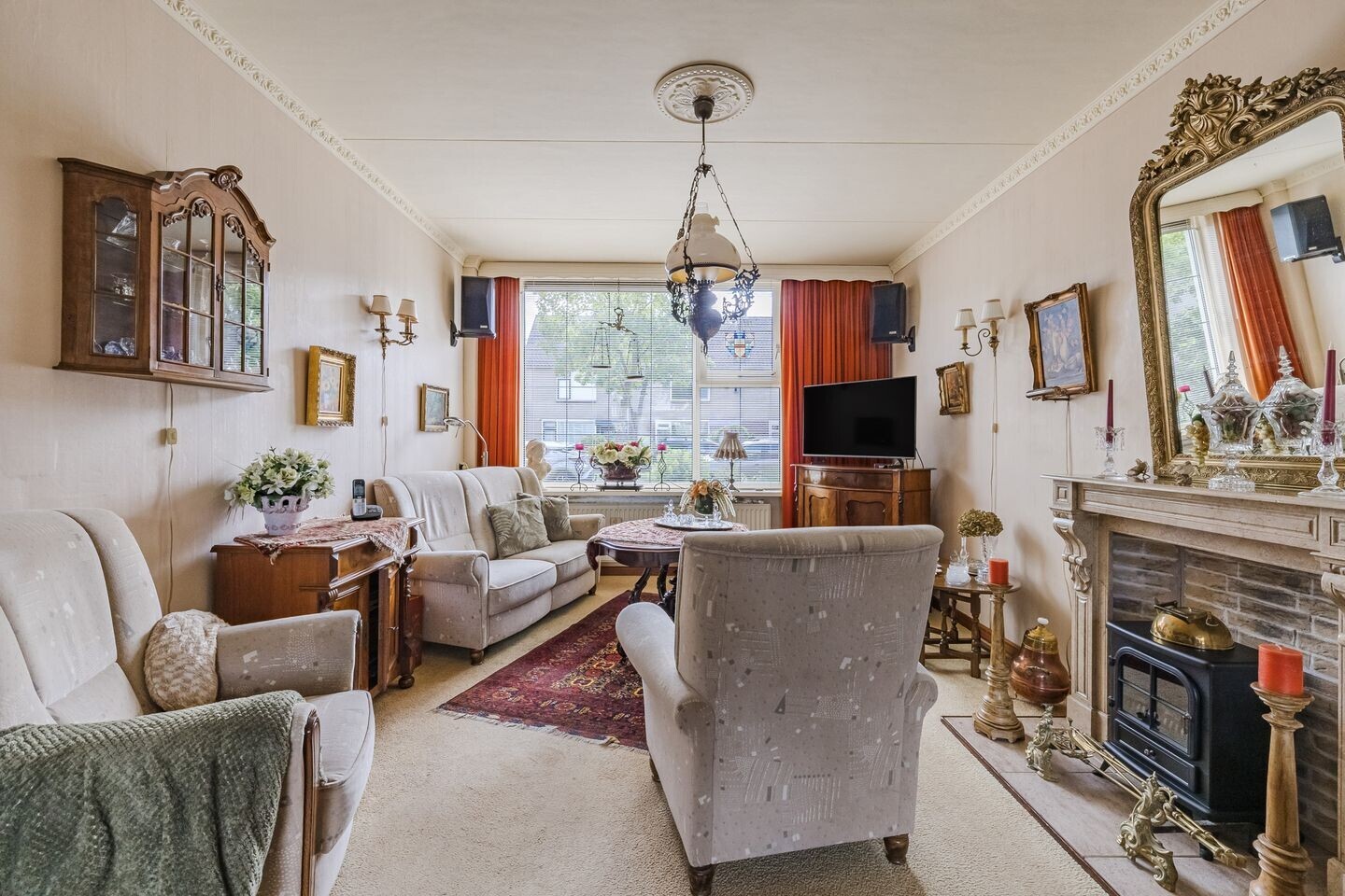 Tussenwoning te koop: Prinses Margrietlaan 14, Koekange