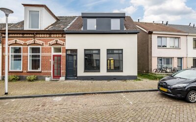 Hoogstraat 136