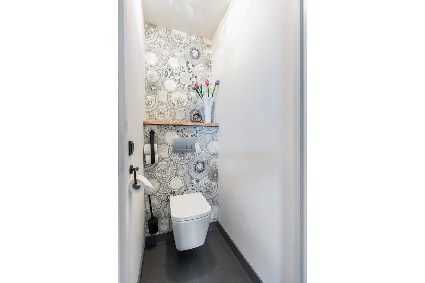 Tussenwoning te koop: Van Karnebeekstraat 26, Zwolle