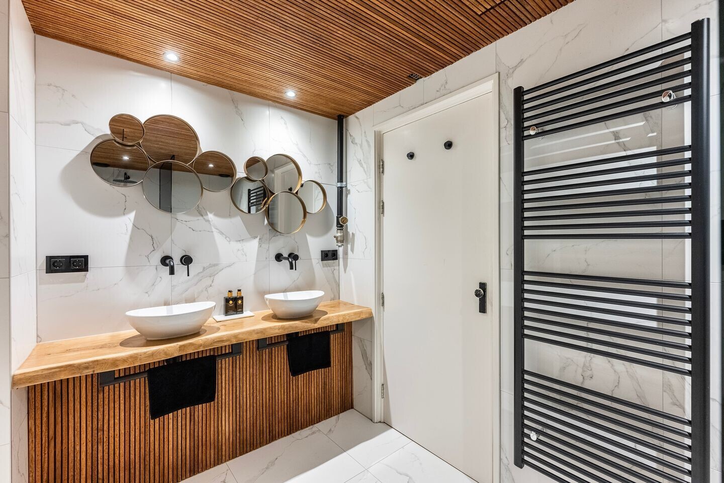 Tussenwoning te koop: Van Karnebeekstraat 26, Zwolle