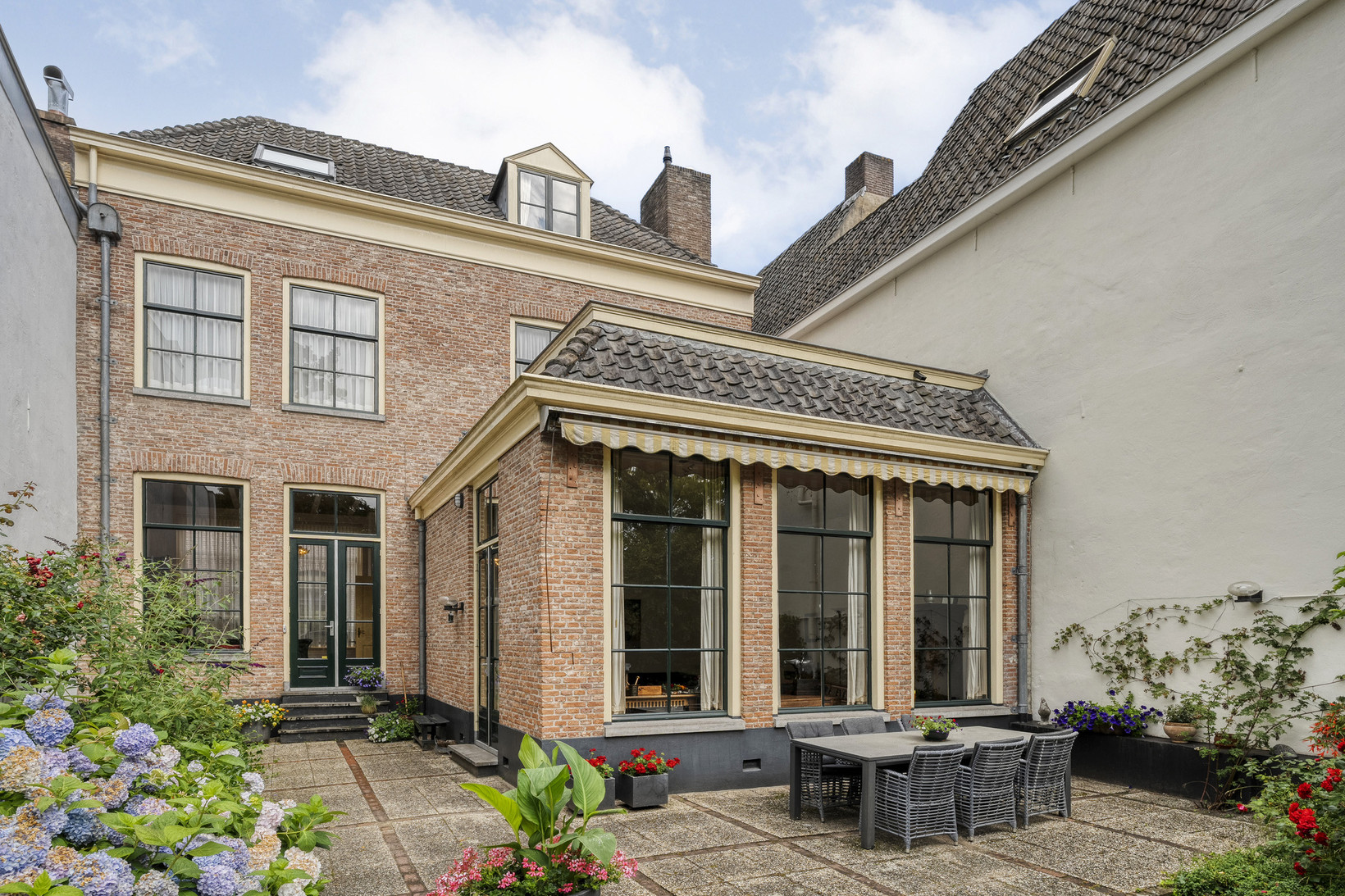 Tussenwoning te koop: Walstraat 12, Zwolle