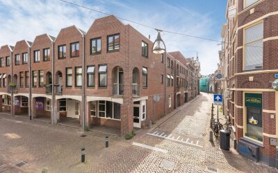 Bitterstraat 64