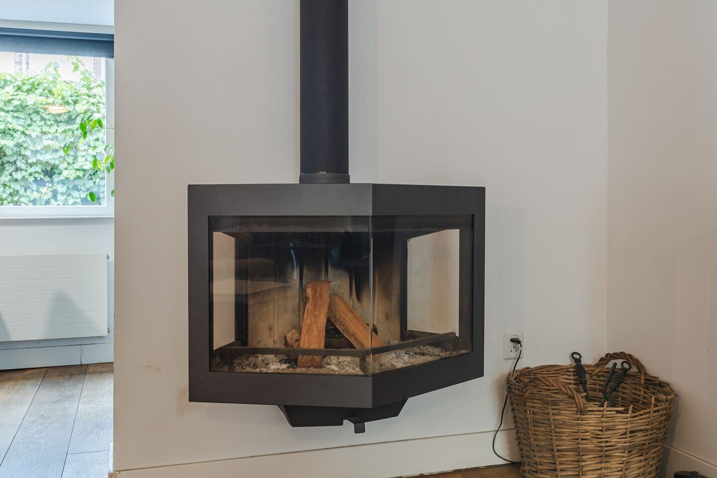 Tussenwoning te koop: Molenweg 143, Zwolle