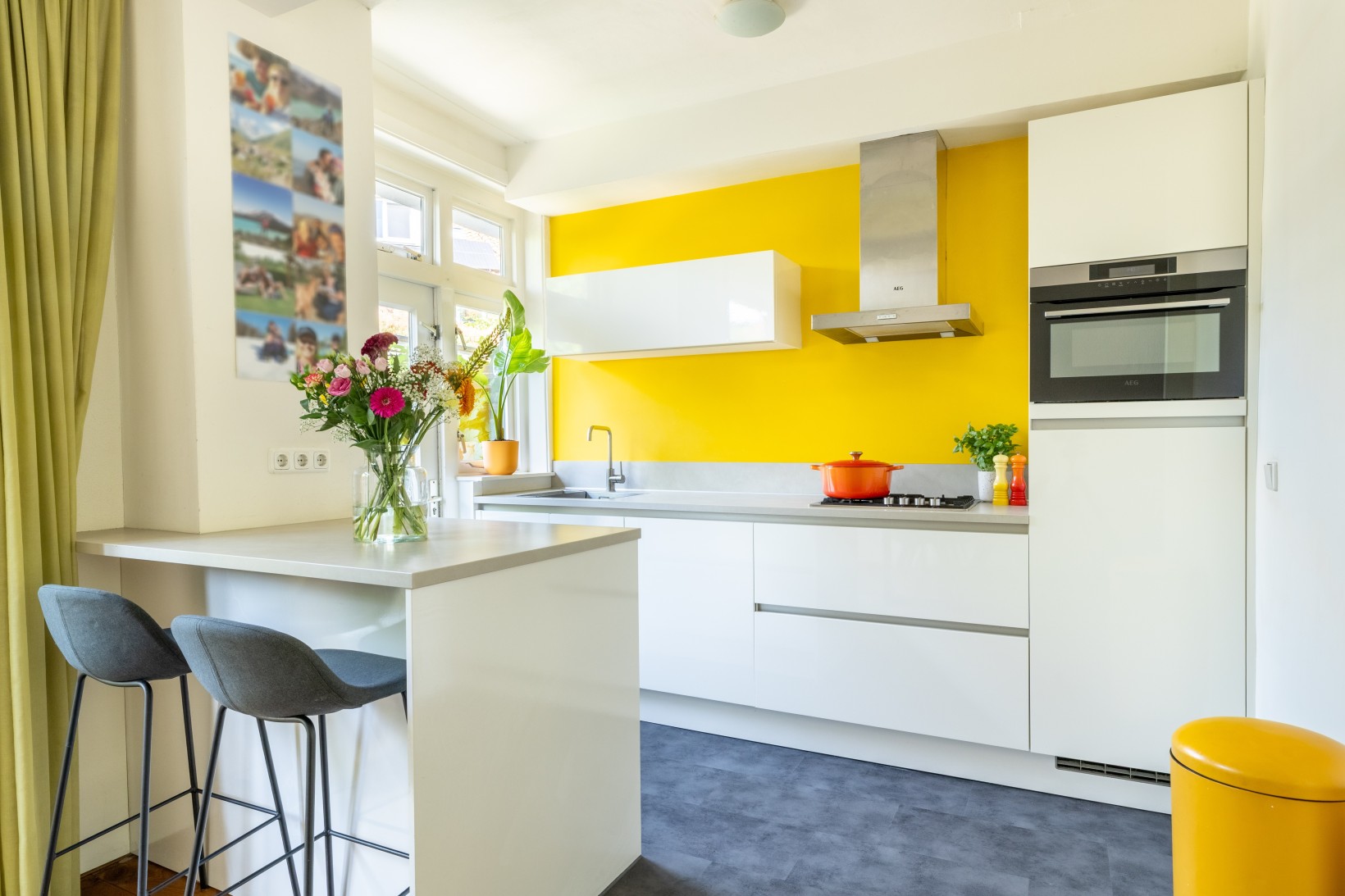 Tussenwoning te koop: Hortensiastraat 111, Zwolle