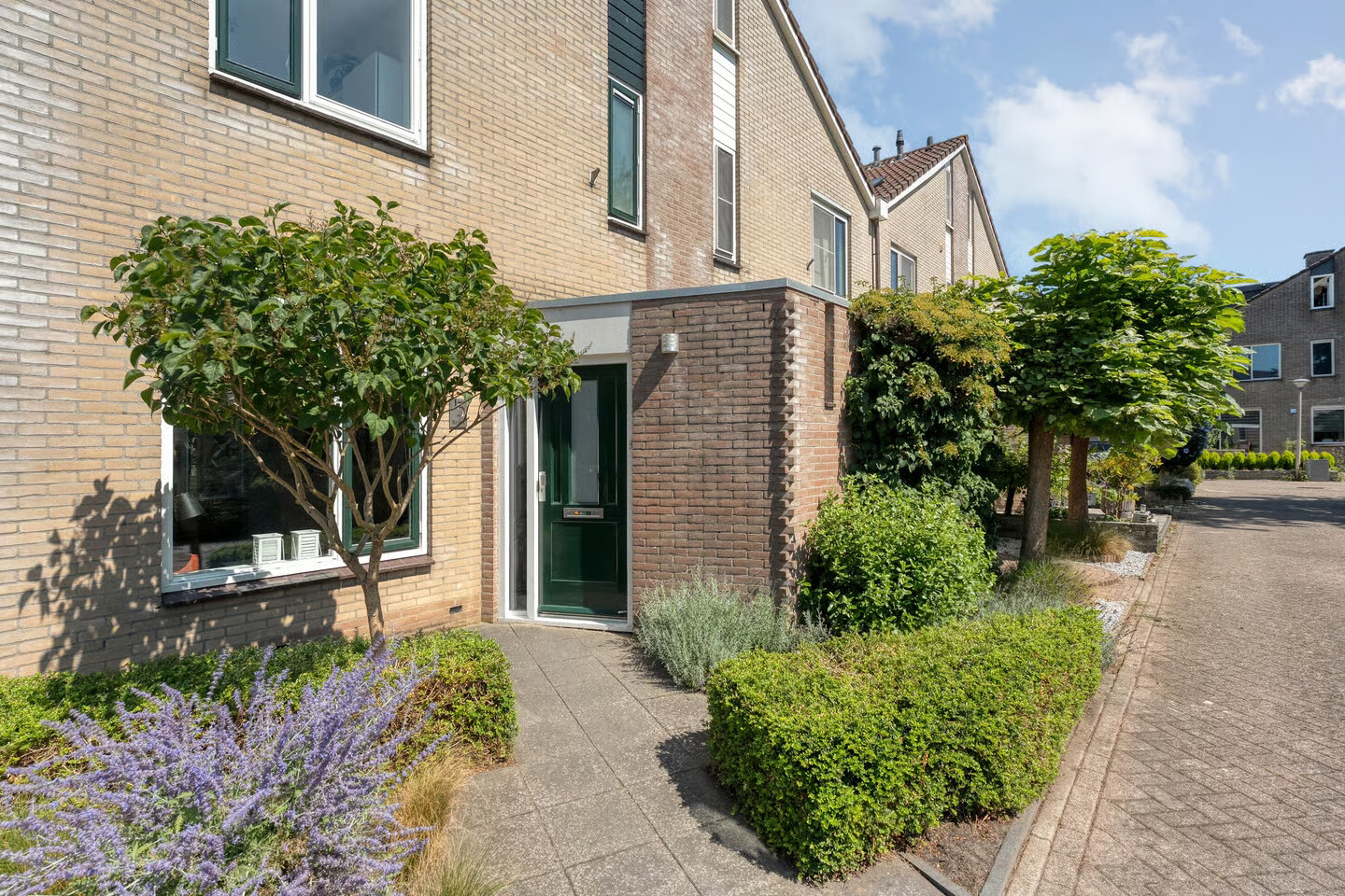 Tussenwoning te koop: Van Hemertmarke 5, Zwolle