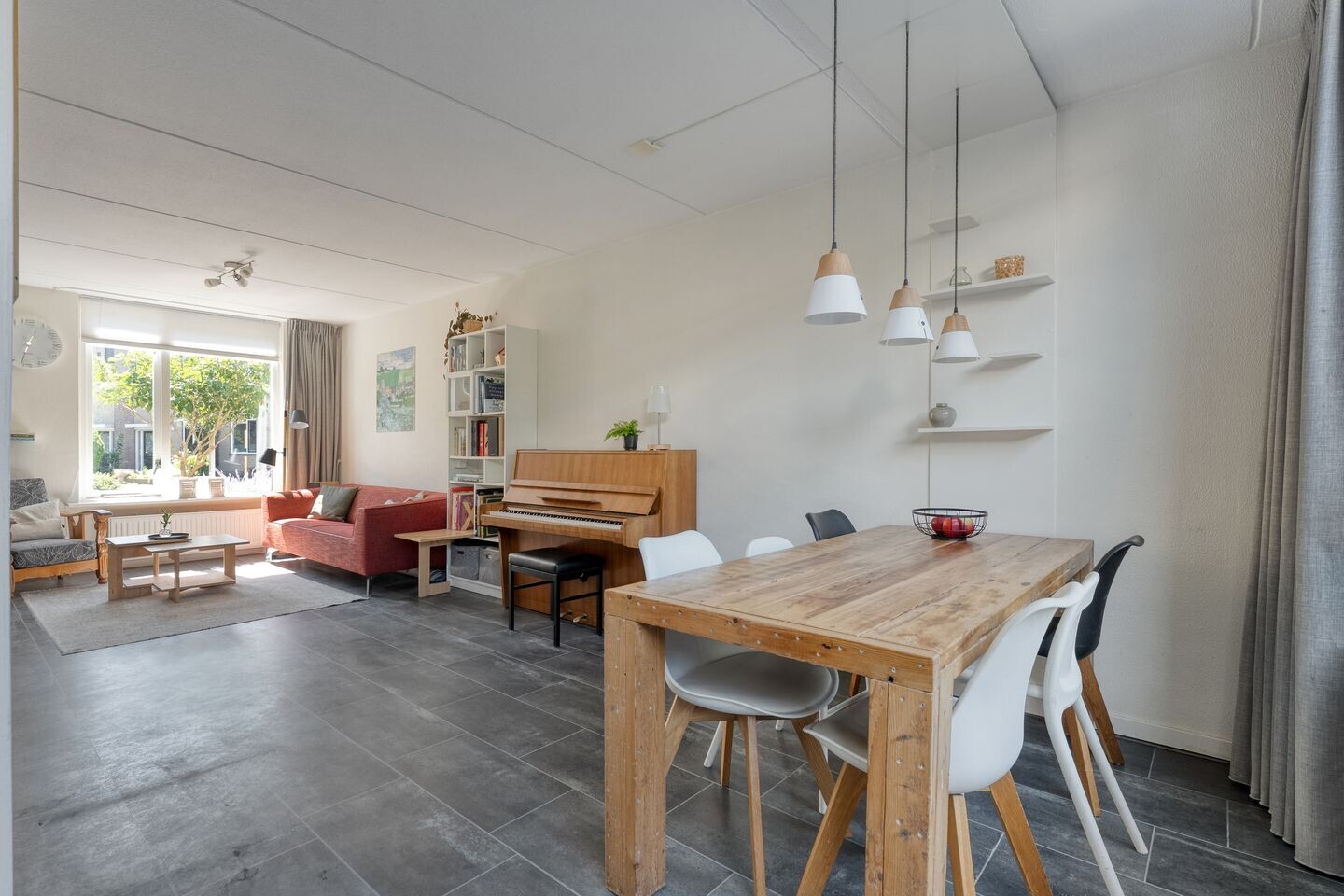 Tussenwoning te koop: Van Hemertmarke 5, Zwolle