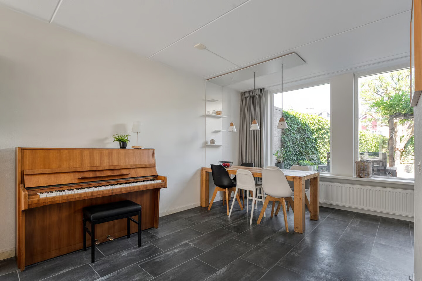 Tussenwoning te koop: Van Hemertmarke 5, Zwolle