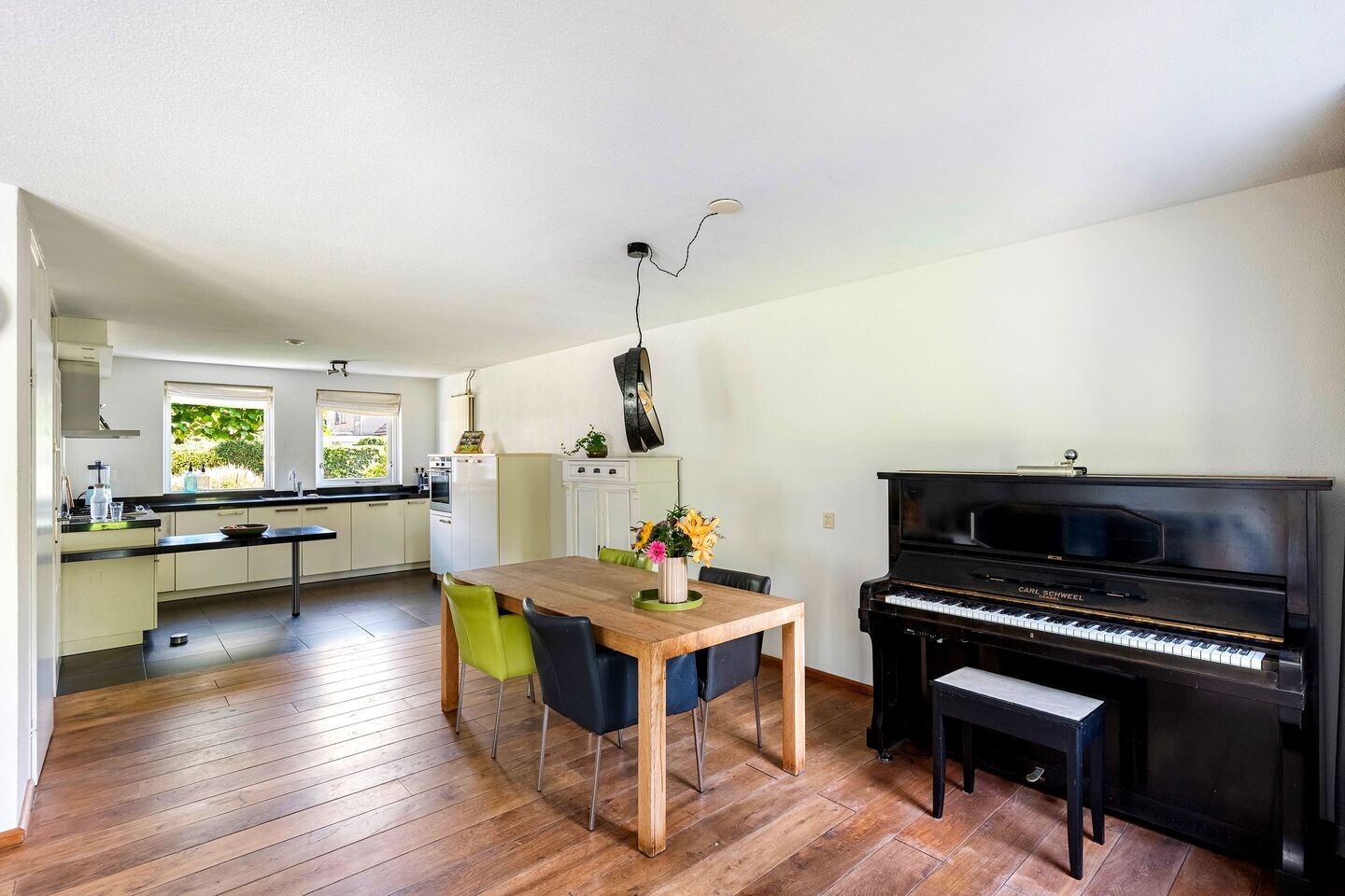Hoekwoning te koop: Van Middachtenmarke 9, Zwolle